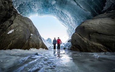 WINTER HIKING